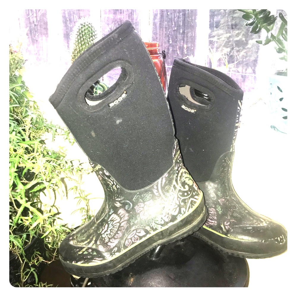Youth Bogs Size 1